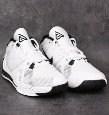 kids basketball shoes white
